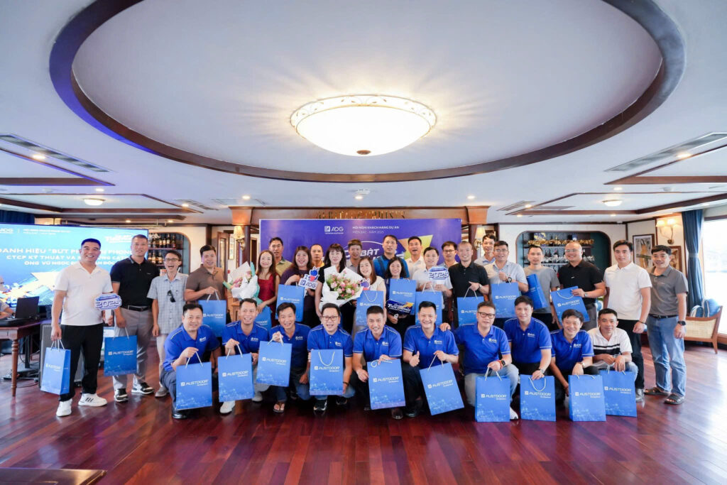 Tập đoàn Austdoor